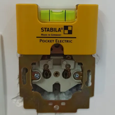 تراز جیبی استبیلا مدل POCKET ELECTRIC