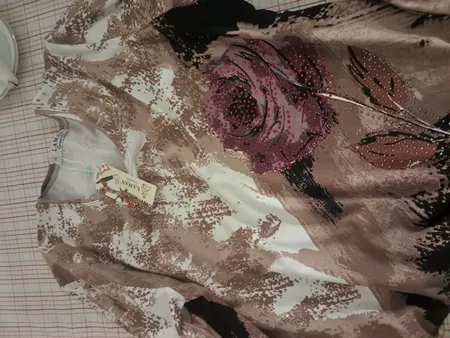 بلوز آستین بلند زنانه مدل گل رز یقه گرد