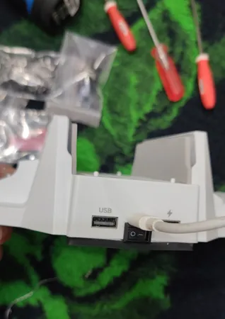 پایه شارژر دسته بازی دابی مدل Dobe TYX-0663 مناسب برای XBOX Sereis S به همراه باطری