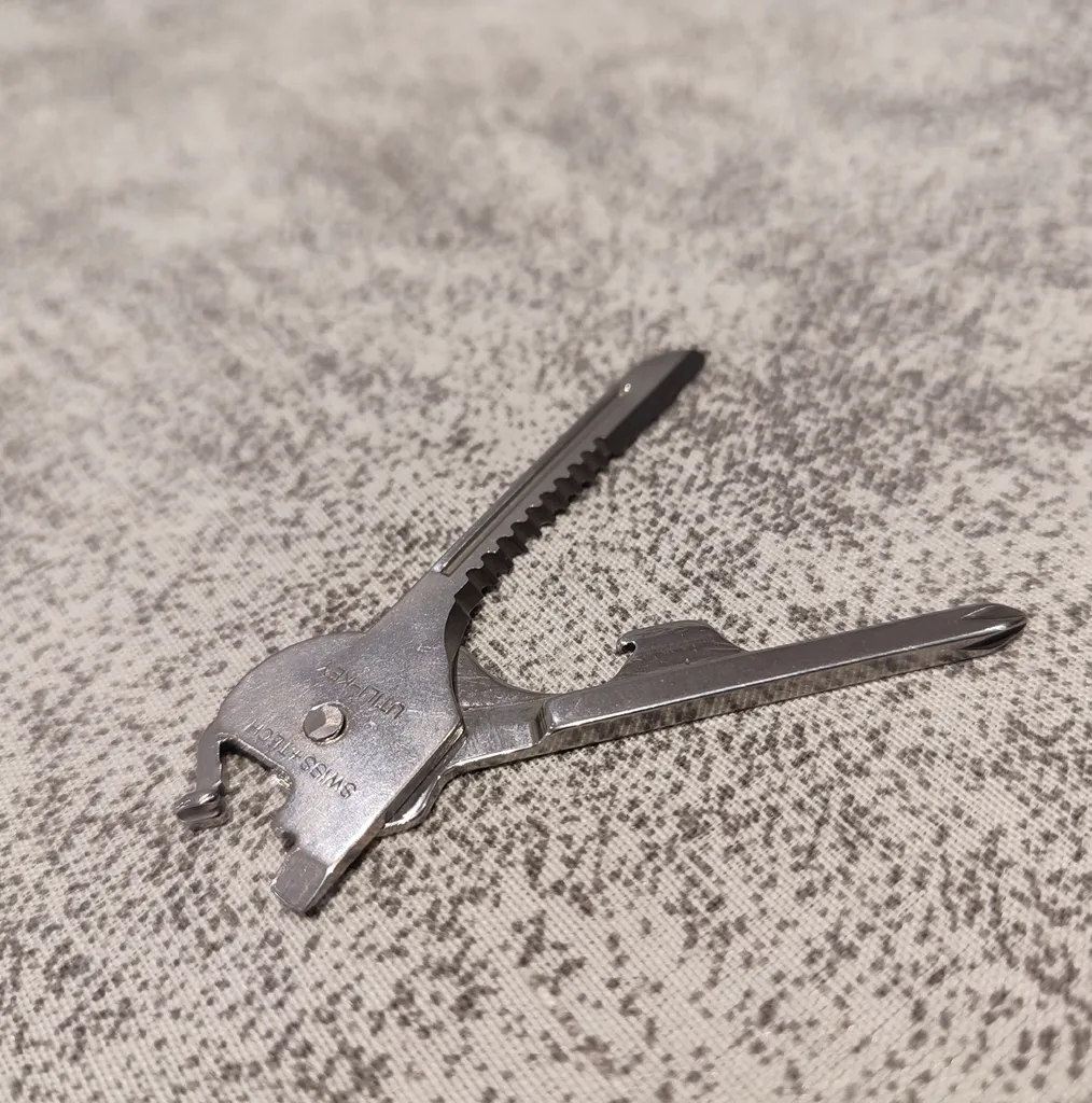 ابزار چندکاره سفری مدل 870