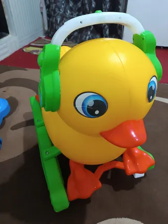 راکر کودک مدل Headphone Duck