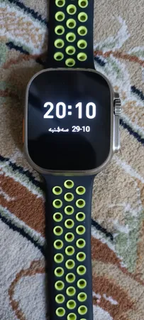 ساعت هوشمند مدل HK9 ULTRA 2 MAX دارای قابلیت های صفحه نمایش رنگی، صفحه نمایش لمسی، کنترل موسیقی (Music Player)، کنترل سطح اکسیژن خون، قابلیت مکالمه از طریق بلوتوث، پشتیبانی از زبان فارسی در منو و سیستم‌عامل بند سیلیکون