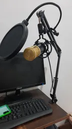 میکروفن کندانسر مدل Live Broadcast Equipment همراه با پایه تلسکوپی