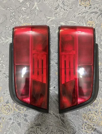 چراغ عقب جمع ساز مدل JT123 مناسب برای پژو پارس بسته 2 عددی