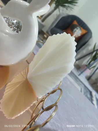 شمع دست ساز مدل برگ نخل بادبزنی