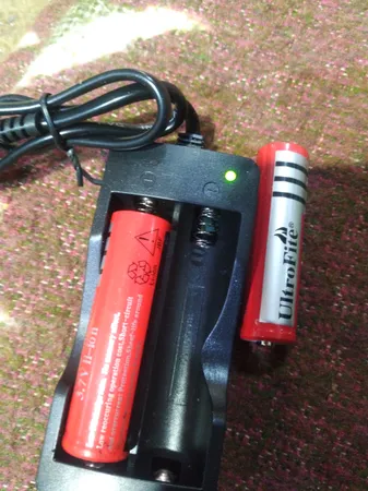 شارژر اتوماتیک باتری 18650 مدلZJ-3009