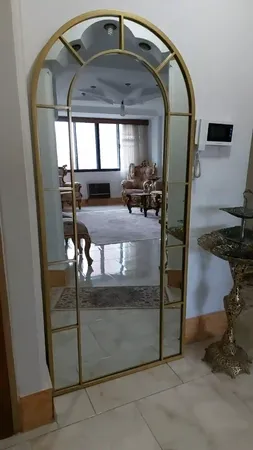 آینه مدل قدی فلزی طرح تاج پایه دار F-180