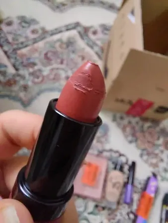 رژلب گلدن رز مدل Velvet شماره 16