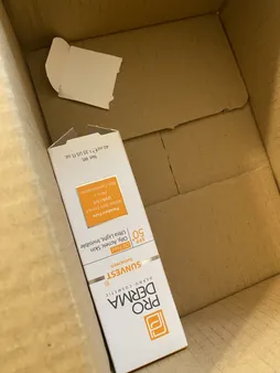 کرم ضدآفتاب فاقد چربی پرودرما مدل SPF50، حجم 40 میلی‌لیتر