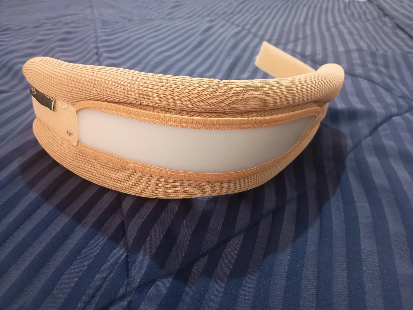 گردن بند طبی سما طب پاکان مدل 1021