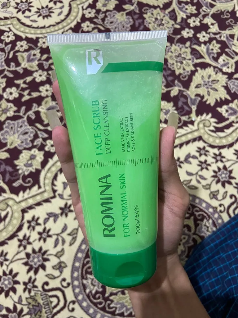 اسکراب لایه بردار پوست رومینا مدل FC حجم 200 میلی لیتر
