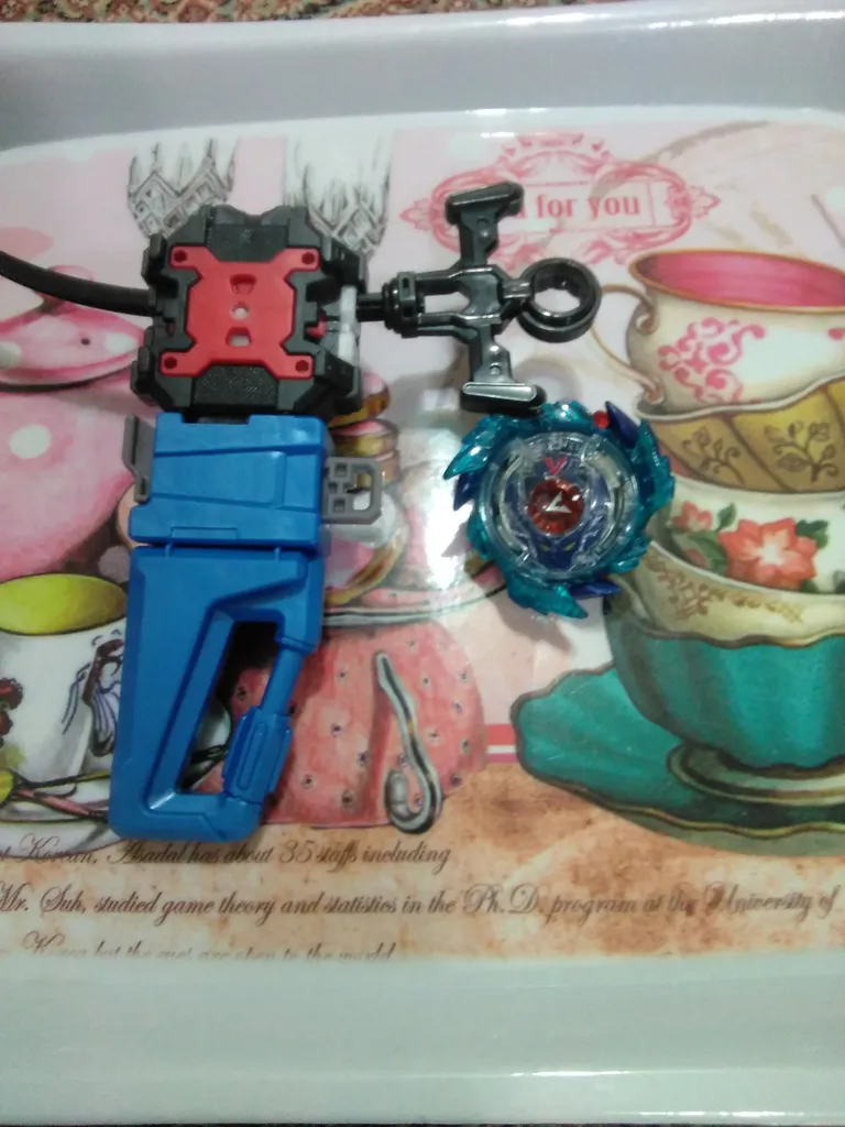 اسباب بازی مدل فرفره های انفجاری کد BEYBLADE B-73