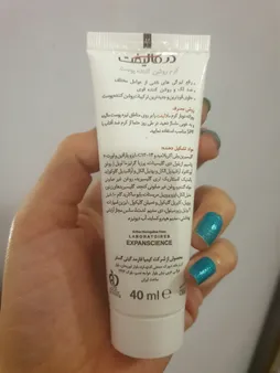 کرم روشن کننده صورت درمالیفت مدل Melalift مناسب انواع پوست حجم 40 میلی لیتر