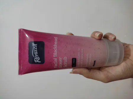 اسکراب پوست رینوزیت مدل Oil and Free حجم 200 میلی لیتر