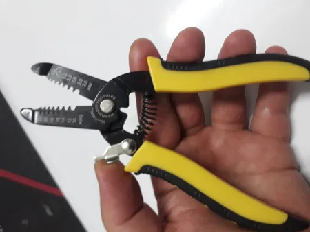 سیم لخت کن مدل PLW-210C سایز 7 اینچ