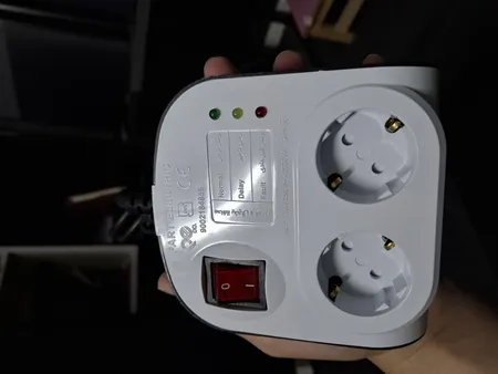 محافظ ولتاژ پارت الکتریک مدل 8787