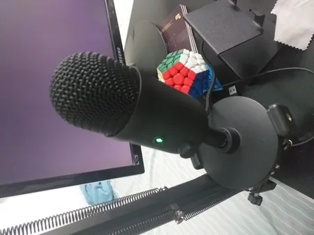 میکروفن رومیزی ریزر مدل seiren v2 x