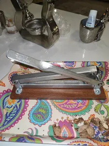 تجریه خرید گردو شکن یونیور مدل Professional 300