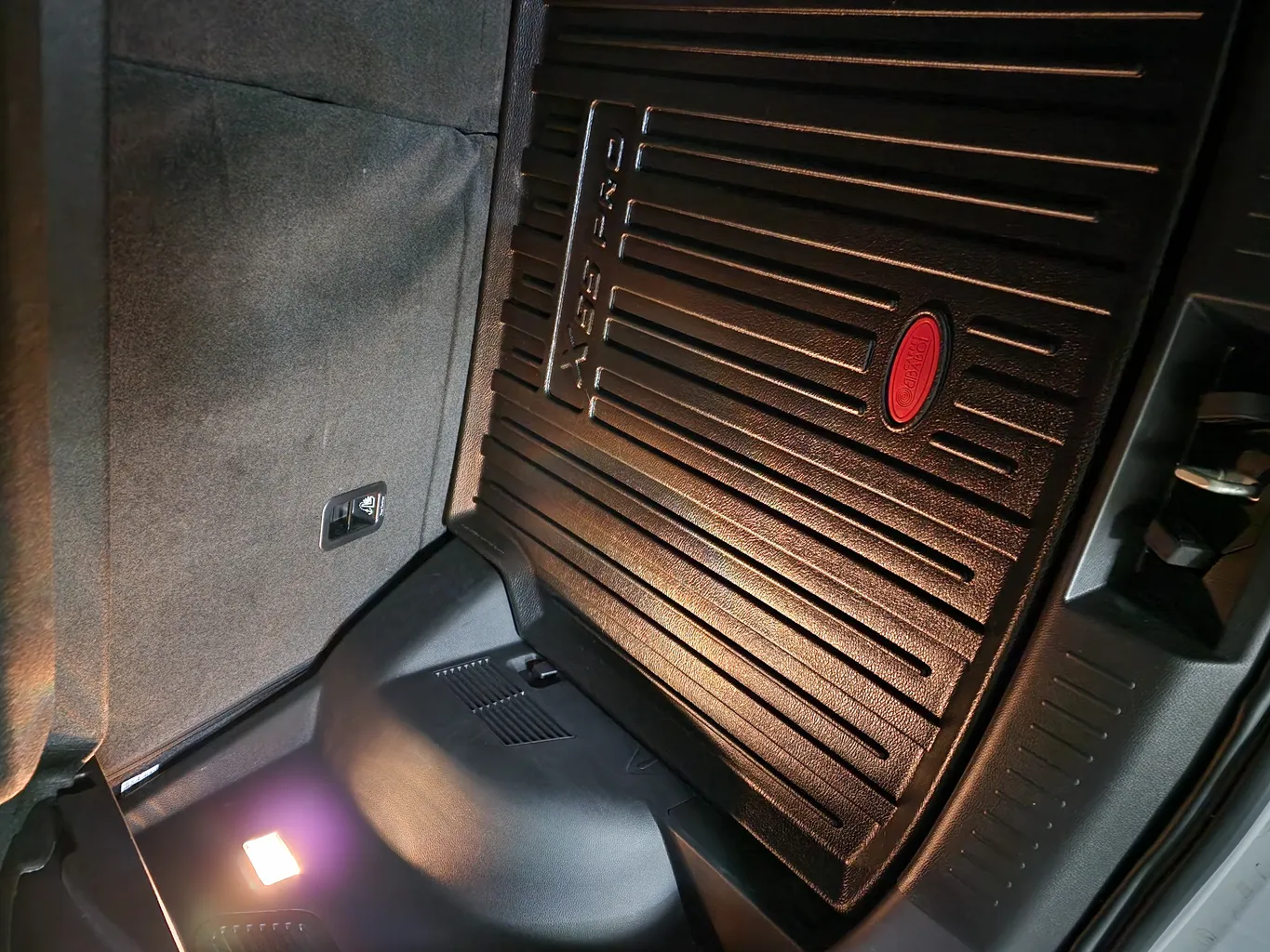 کفپوش سه بعدی صندوق خودرو بابل کارپت مدل لاکچری مناسب برای MVM X55 pro