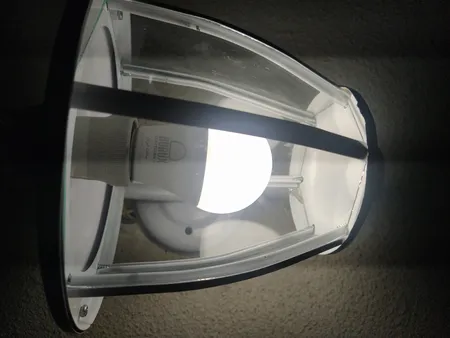 چراغ حیاطی هومیان لایت مدل کلاسیک