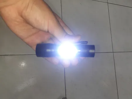 چراغ قوه دستی مدل SST-88