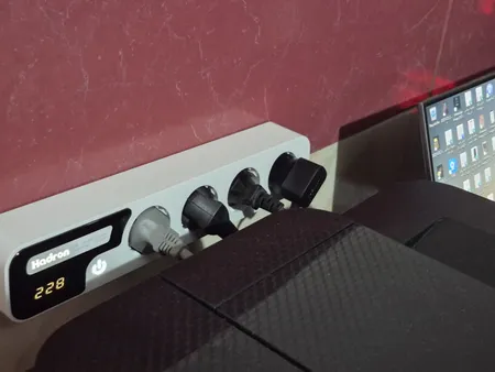 محافظ ولتاژ هارمونیک هادرون مدل P244