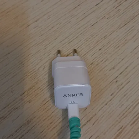 شارژر دیواری 20 وات انکر مدل PowerPort III A2149 Cube