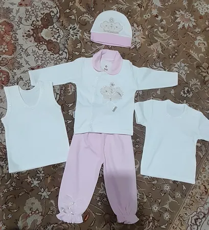 ست 5 تکه لباس نوزادی مدل تاج آوا