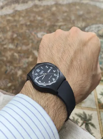 ساعت مچی عقربه ای کیو اند کیو مدل A212J004Y