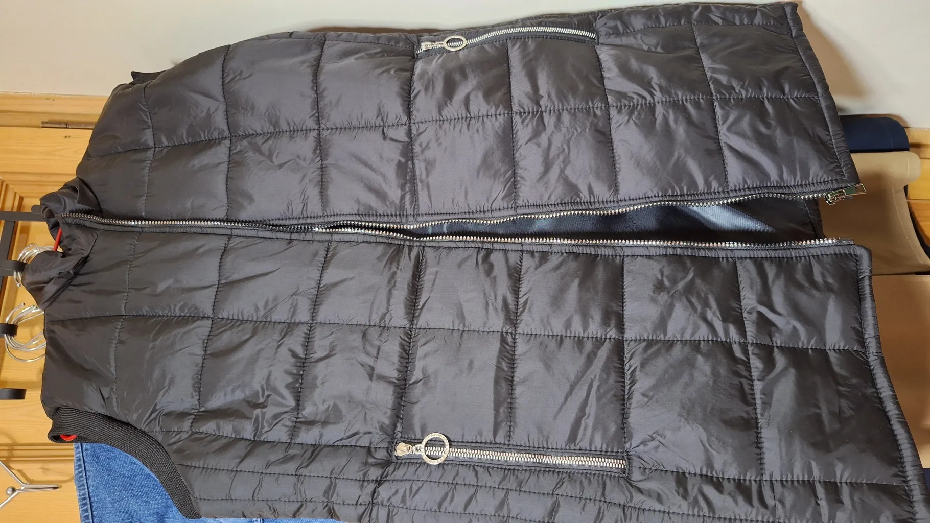 پافر زنانه کارتال مدل 01 رنگ مشکی