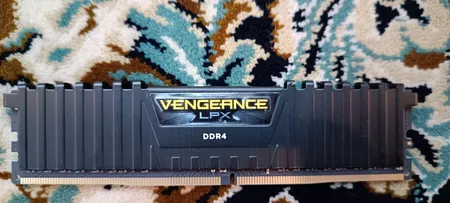 رم دسکتاپ DDR4 دو کاناله 3200 مگاهرتز CL16 کورسیر مدل Vengeance LPX ظرفیت 32 گیگابایت