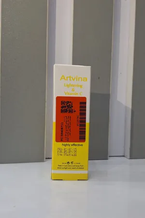 کرم روشن کننده و ضد لک صورت آرت وینا مدل ویتامین C مناسب انواع پوست حجم 50 میلی لیتر