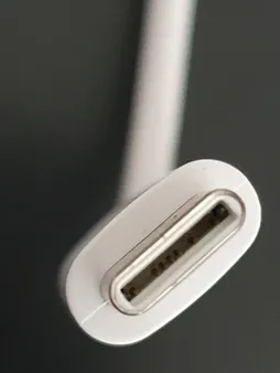 شارژر دیواری  مدل MDY-10-EC به همراه کابل تبدیل USB-C