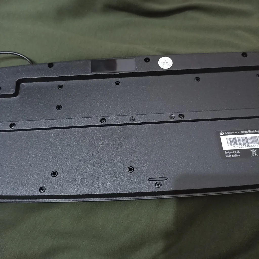 کیبورد با سیم لاجی کی مدل K113B، سوییچ ممبران، Full-Size