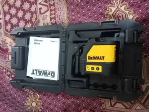 تجریه خرید تراز لیزری دیوالت مدل DW088K-XJ