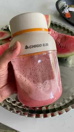 شیکر شارژی چیگو مدل M8 ظرفیت 1 لیتر