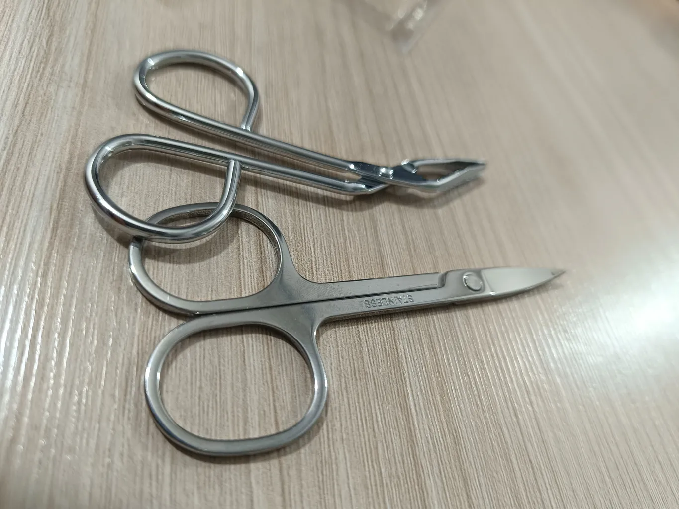 قیچی و موچین فیچرا مدل 001