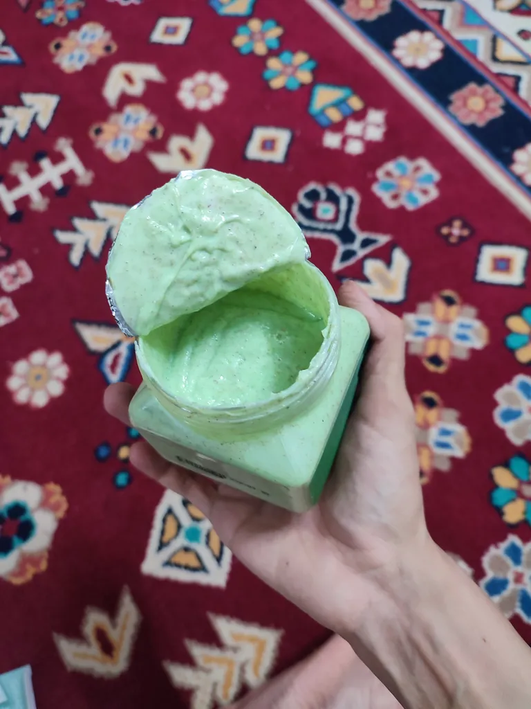 اسکراب لایه بردار پوست ویولت مدل Cucumber حجم 300 میلی لیتر