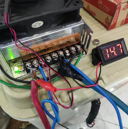 منبع تغذیه 12 ولت 30 آمپر مدل 360