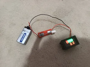 تجریه خرید نمایشگر ولتاژ و سطح شارژ باتری مدل J128