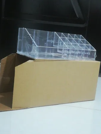 استند لوازم آرایشی مدل Ro01