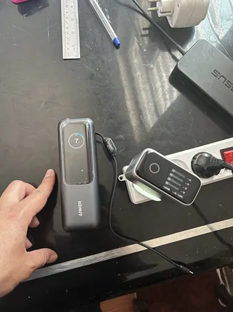 پاوربانک 100 وات انکر مدل A1695 ظرفیت 25000 میلی آمپر ساعت به همراه دو کابل USB-C