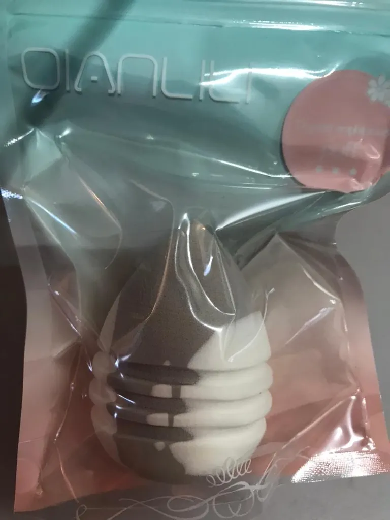 پد آرایشی مدل کیانلیلی