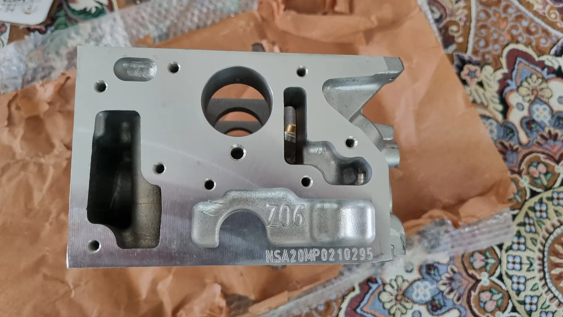 سر سیلندر ایساکو کد 0910500401 مناسب برای پژو 206 تیپ 2