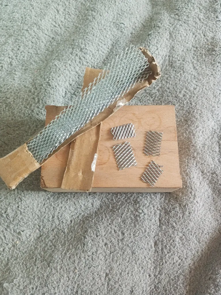 توری فلزی جوش پلاستیک مدل 2mm2 بسته 6 عددی