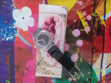 ساعت مچی عقربه ای دخترانه مدل شنی کد 2