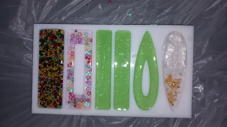 قالب رزین مدل گیره مو طرح کلاسیک کد SIM1