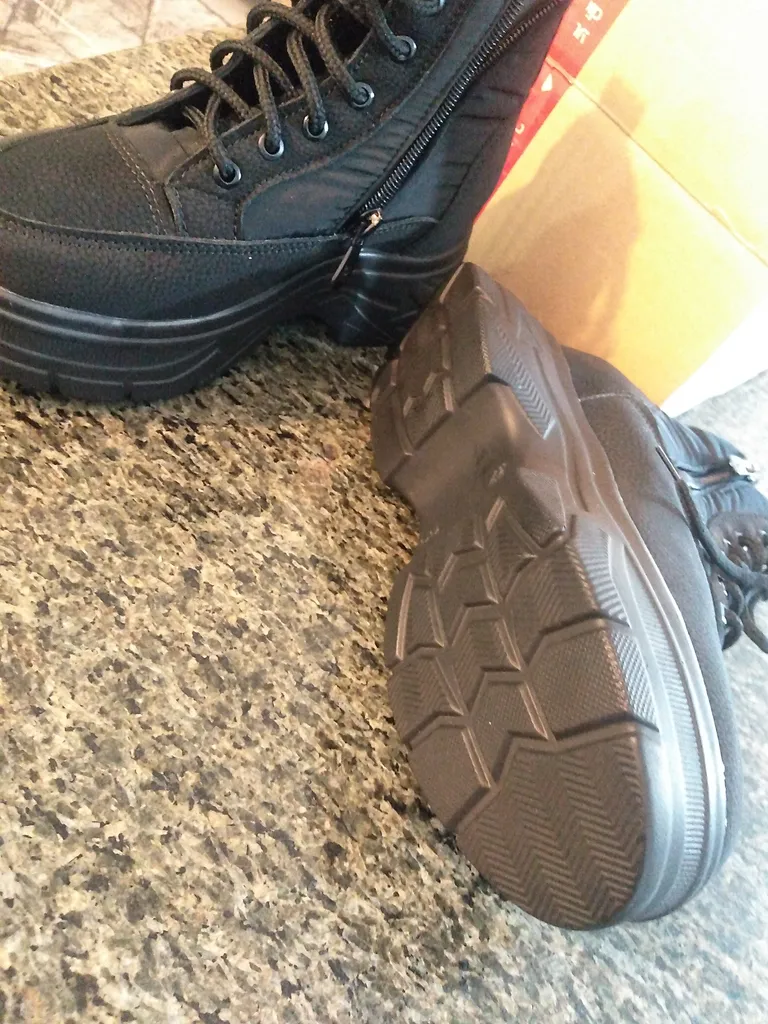 نیم بوت زنانه مدل دکمه ای لژ مخفی کد 547