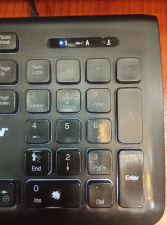 کیبورد گرین مدل GK304، سوییچ ممبران، Full Size، نورپردازی تک رنگ