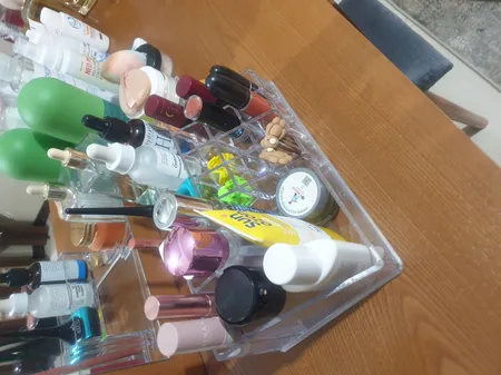 استند لوازم آرایشی مدل Ro011